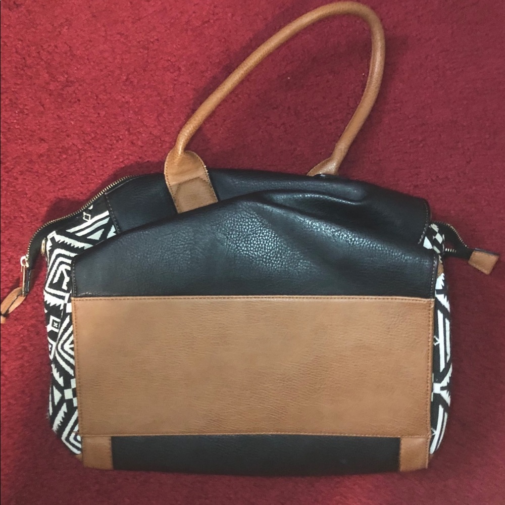 🌻’Call It Spring’ Purse - Picture 3 of 4